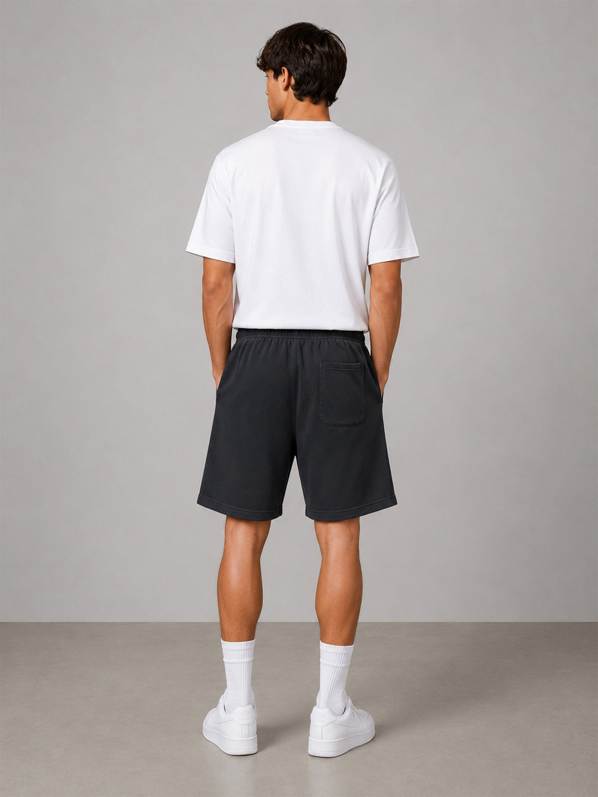 Logo Sweat Shorts Dark Grey am Model, Rückansicht, Lace Clothing #dark-grey