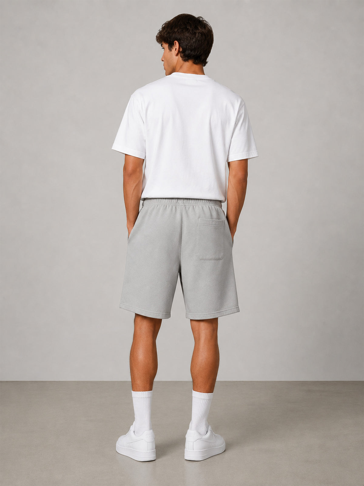 Logo Sweat Shorts Mid Grey am Model, Rückansicht, Lace Clothing #mid-grey