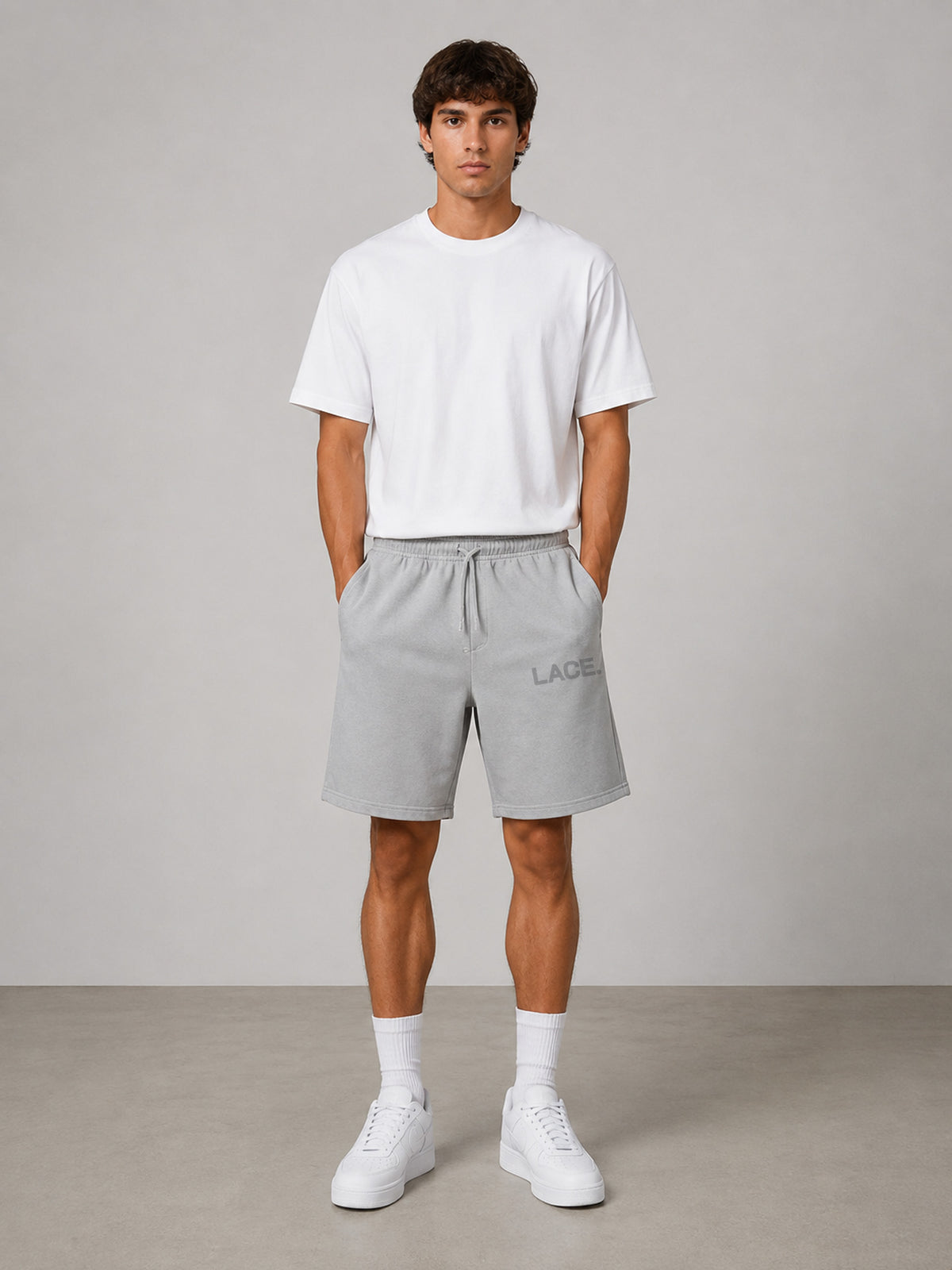 Logo Sweat Shorts Mid Grey am Model, Vorderansicht, Lace Clothing #mid-grey